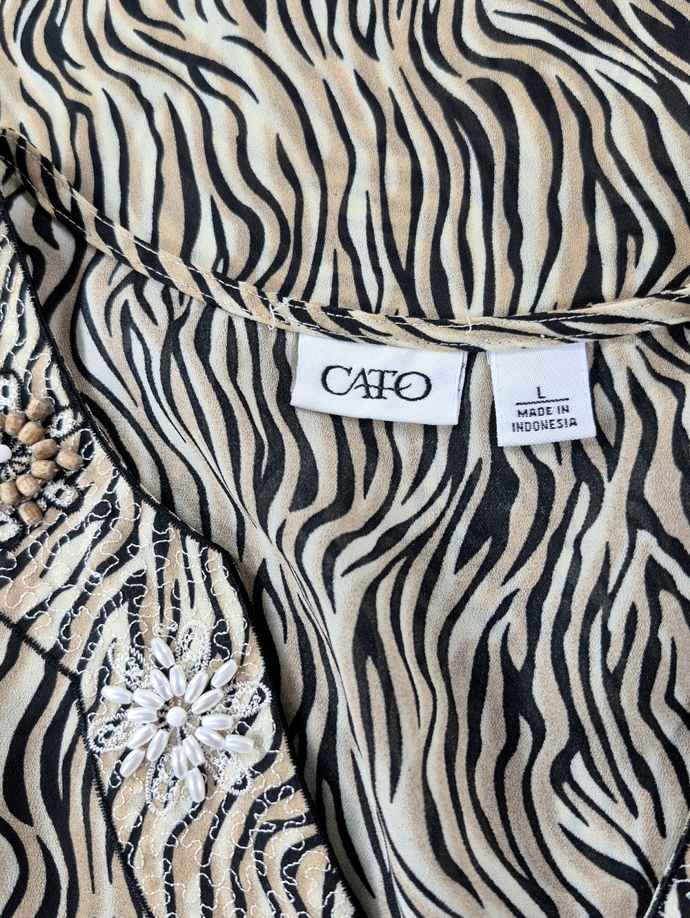 NWOT Cato Zebra Tiger Print Beaded Embellished V-Neck Blouse Woman's L - Picture 2 of 11